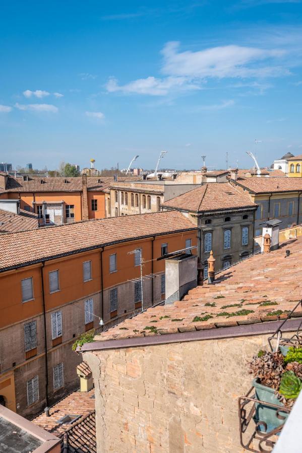 Dalla Bruna - Above The Roofs Of The Centre Modena Buitenkant foto